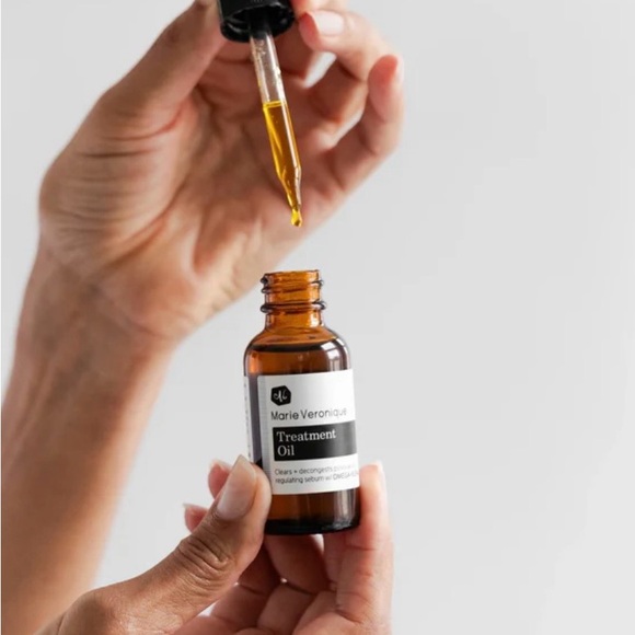 Other - Clarifying Treatment Oil for Acne Sebum (exp 11/25 use by 11/26) Marie Veronique